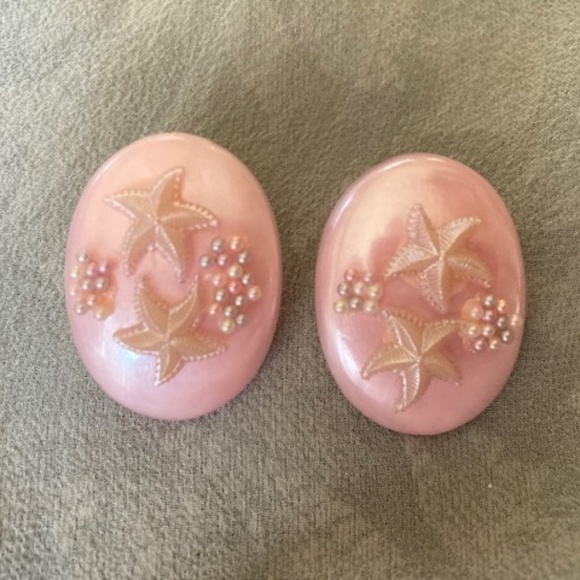 VTG Sweater Clip and Earrings - Picture 4 of 8